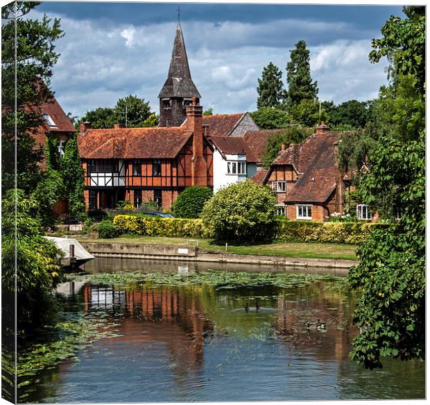 Whitchurch-on-Thames Canvas Print by Geoff Storey