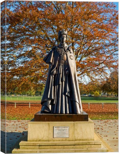 Statue of Queen Elizabeth II Canvas Print by Joyce Storey