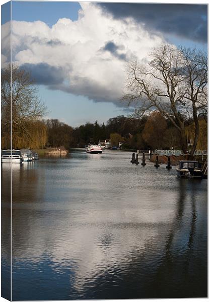 View up Thames from Streatley Bridge Canvas Print by Joyce Storey