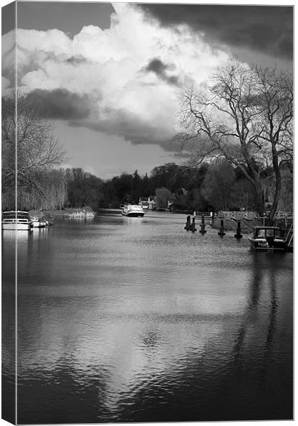 View up Thames from Streatley Bridge  Canvas Print by Joyce Storey