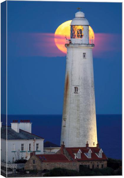 St. Mary's Lighthouse - Full Moon Rising Canvas Print by Paul Appleby