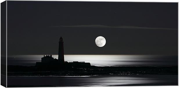 Mooning Mary Canvas Print by Paul Appleby