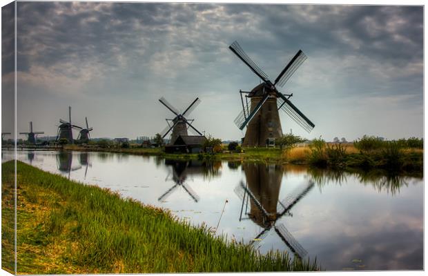 Windmills in Kinderdijk, Kinderdijk, The Netherlan Canvas Print by Weng Tan