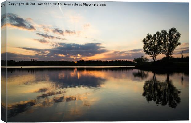 Caldecotte Lake South Canvas Print by Dan Davidson