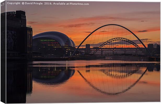 River Tyne Sunset Canvas Print by David Pringle