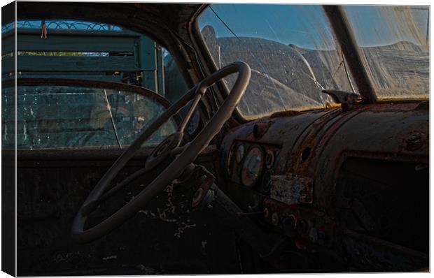 Old truck Canvas Print by Nathan Wright