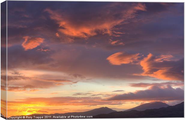 Maentwrog Sunset Canvas Print by Rory Trappe