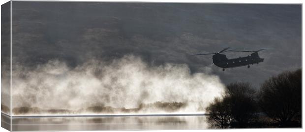 Chinook helicopter coming into land Canvas Print by Rory Trappe