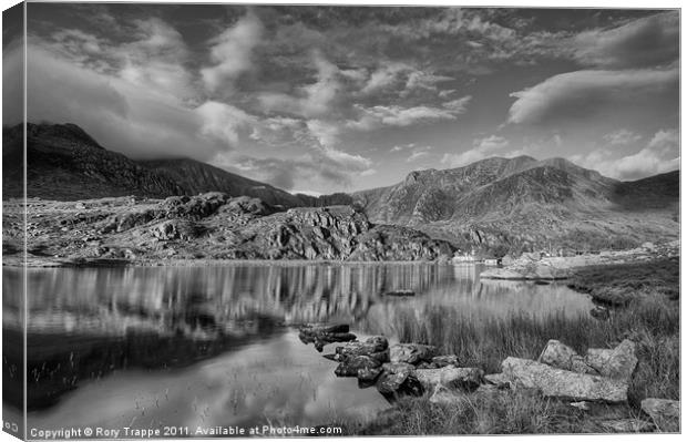 View towards Cwm Idwal Canvas Print by Rory Trappe