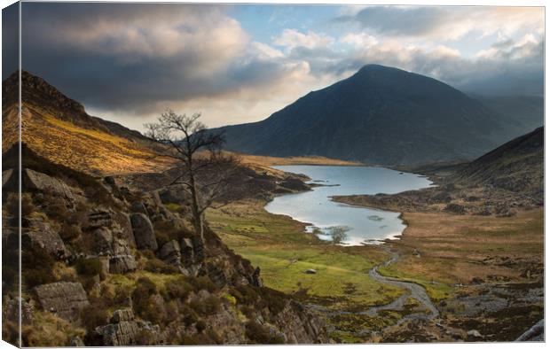 Cwm Idwal Canvas Print by Rory Trappe