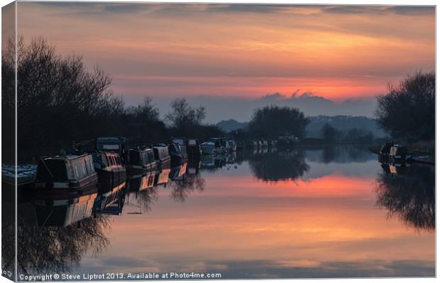 The Gloucester and Sharpness Canal Canvas Print by Steve Liptrot