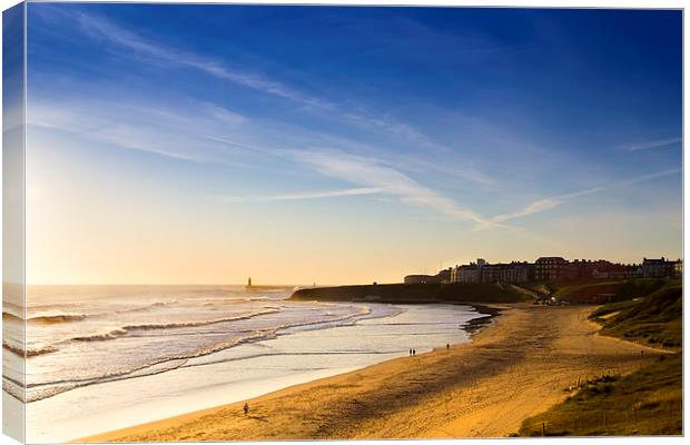 Longsands Beach, Tynemouth Canvas Print by Kevin Tate