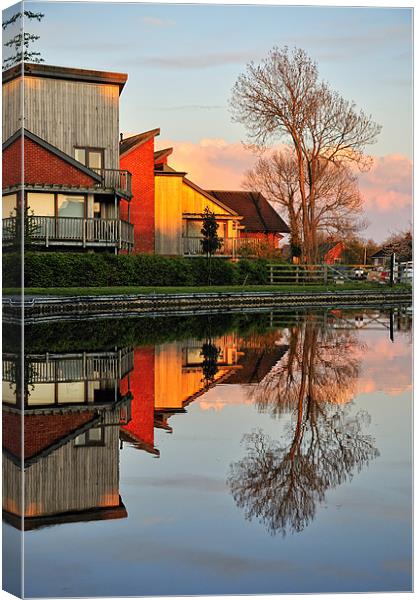 Golden Hour Reflections Canvas Print by Jason Connolly