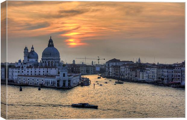 Grand Canal Sunset Canvas Print by Tom Gomez