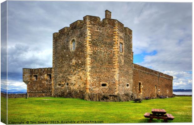 The Castle at Blackness Canvas Print by Tom Gomez
