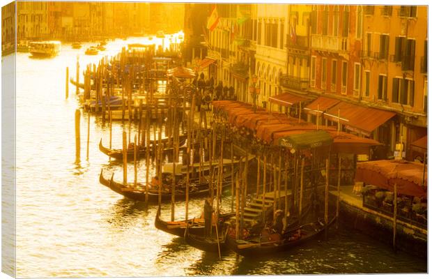 High Noon On The Grand Canal Canvas Print by Chris Lord