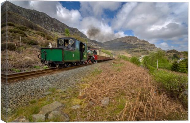 steam engine on the Highland railway at blaenau ffestiniog  Canvas Print by Eddie John