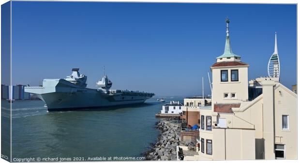 HMS Queen Elizabeth departs Portsmouth Canvas Print by richard jones