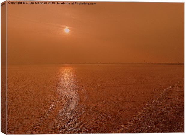 Sunset on the Humber estuary Canvas Print by Lilian Marshall