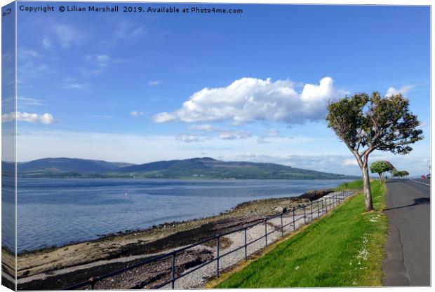Rothesay promenade and beach. Canvas Print by Lilian Marshall