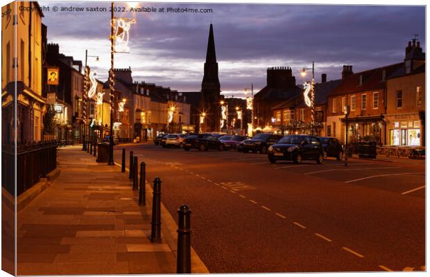 TYNEMOUTH LIGHTHING Canvas Print by andrew saxton