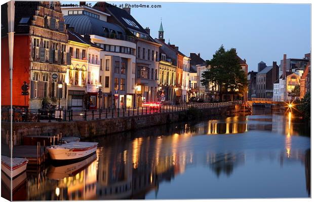 GHENT BY NIGHT  Canvas Print by andrew saxton