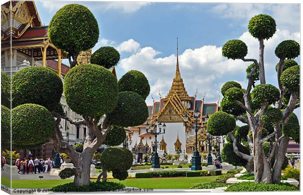 The Grand Palace, Bangkok. Canvas Print by John Morgan