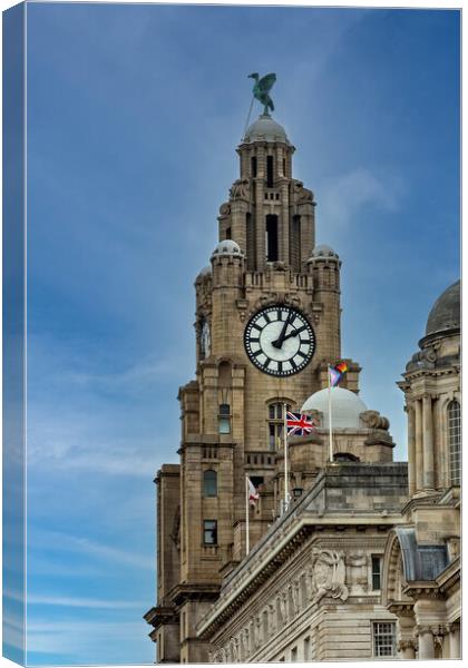 Liver Building in Liverpool  Canvas Print by Roger Green