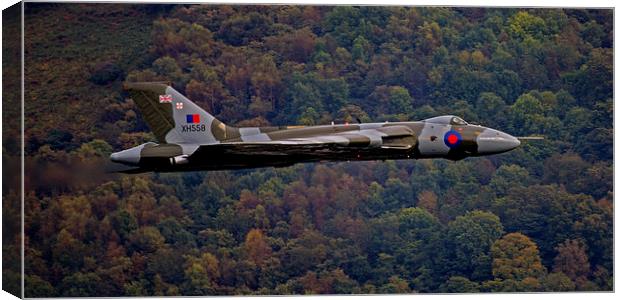 XH558 Vulcan Bomber Canvas Print by Roger Green