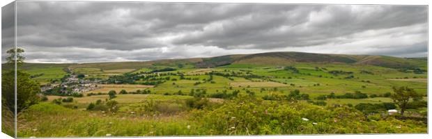 Pendle Hill in Lancashire Canvas Print by Roger Green
