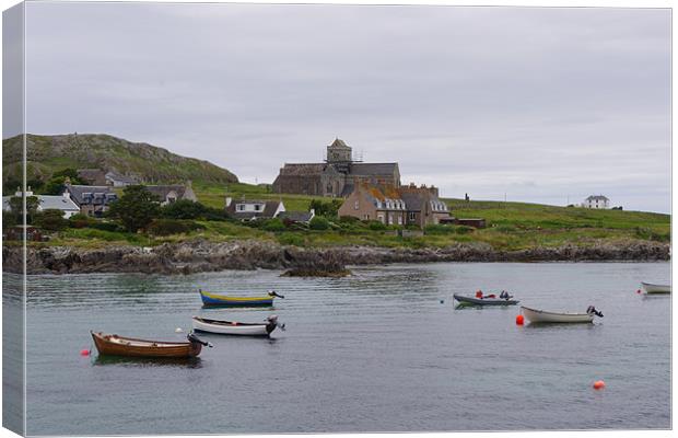 Iona Abbey Canvas Print by Dave Parkin