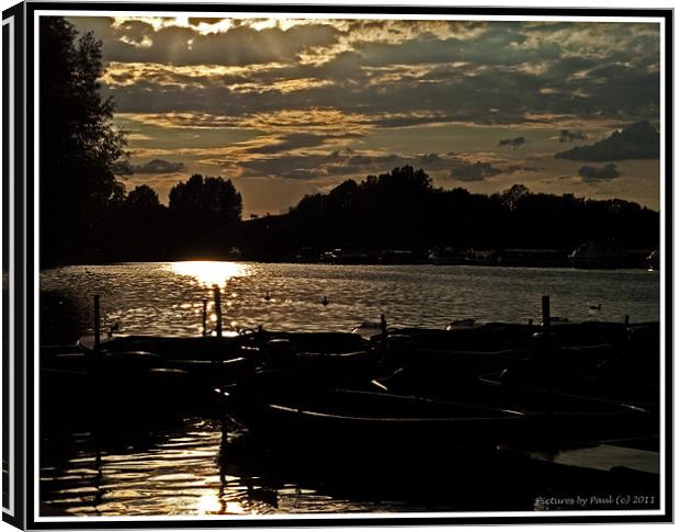 Thames Sunset Canvas Print by Paul Howell