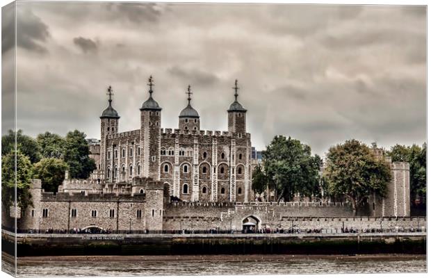The Tower of London. Canvas Print by Becky Dix