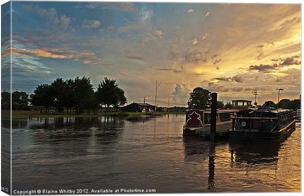 Sun-Set at Trent lock Canvas Print by Elaine Whitby
