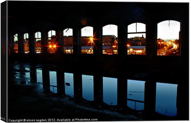 old mill windows Canvas Print by simon sugden