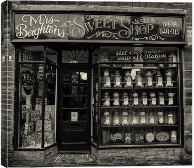 old sweet shop haworth  Canvas Print by simon sugden