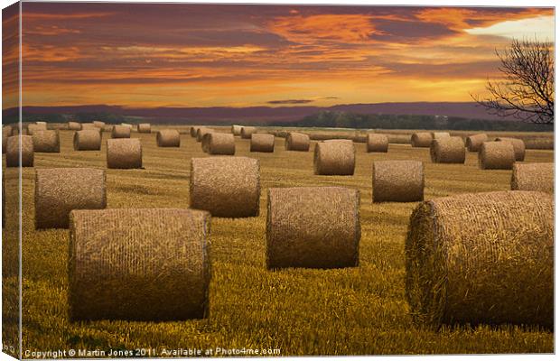Straw Bale Sunset Canvas Print by K7 Photography