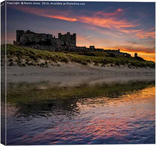 Wet sands of Bamburgh Canvas Print by K7 Photography
