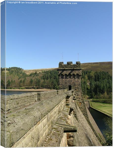 The western tower of derwent dam Canvas Print by ian broadbent