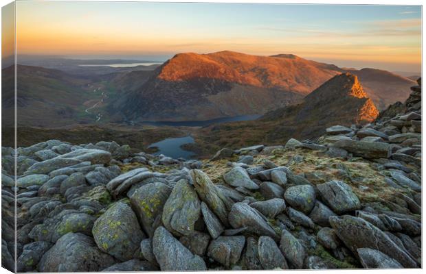 Tryfan and the  Pen Yr Ole Wen  Canvas Print by J.Tom L.Photography