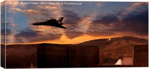 Vulcan Over Derwent Dam Canvas Print by Nigel Hatton