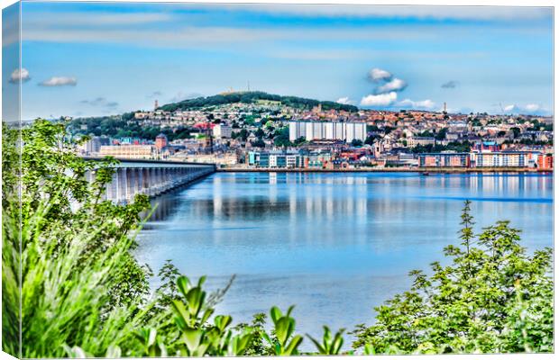 City of Dundee  Canvas Print by Valerie Paterson