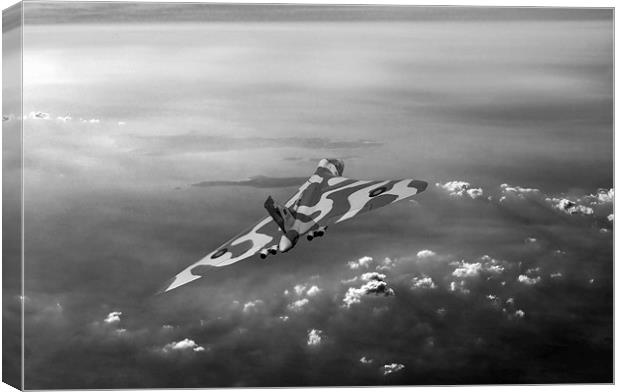 Vulcan over the Channel XH558 black and white vers Canvas Print by Gary Eason