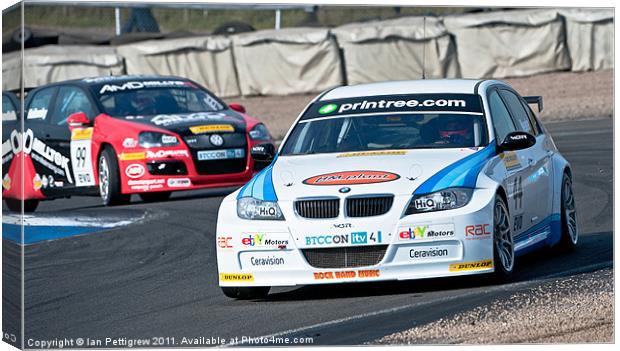 Racing at the Knockhill track Canvas Print by Ian Pettigrew
