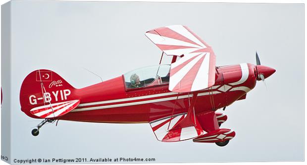 A Pitts S-2A aircraft. Canvas Print by Ian Pettigrew