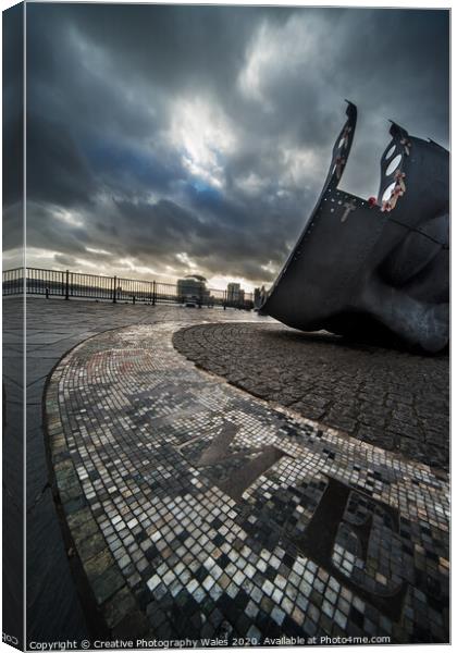 Merchant Seafarers War Memorial Sculpture, Cardiiff Bay Canvas Print by Creative Photography Wales