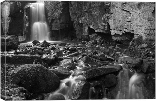 Lumsdale Waterfall, Derbyshire Canvas Print by Scott Simpson