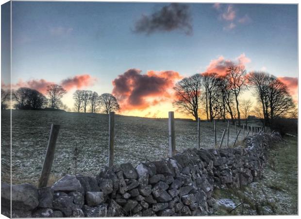 Peak District Sunrise. Canvas Print by Scott Simpson