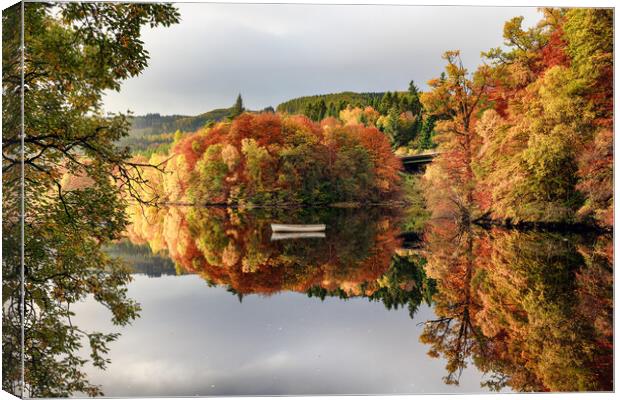Loch Faskally Autumn Canvas Print by Grant Glendinning