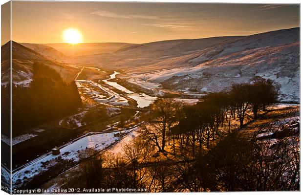 Claerwen sunrise Elan Valley. Canvas Print by Ian Collins